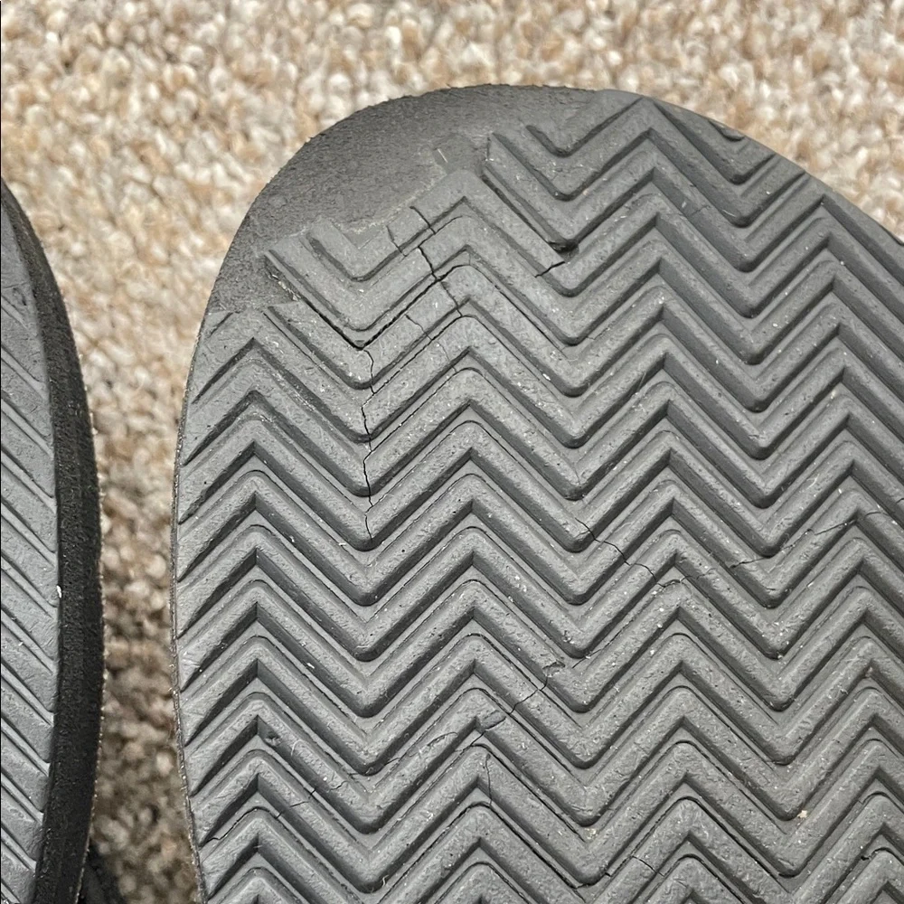 Sonoma Black Flip-Flop Sandals